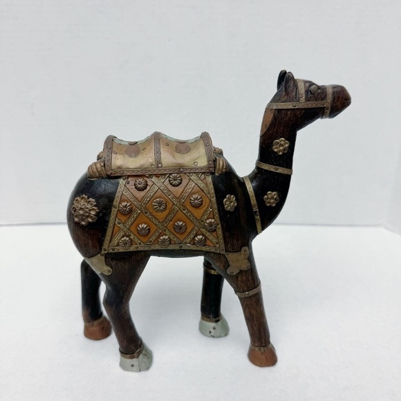 Vintage Handcrafted Wooden Camel - Picture 3 of 9